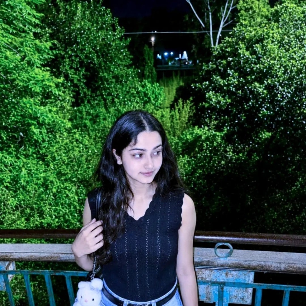Payal center album art
